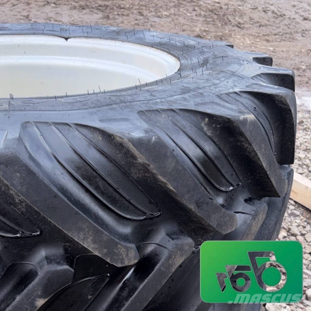 Landini MCCORMICK R24 Wheel, Rim, and Tire 13.6 R24 Ruedas