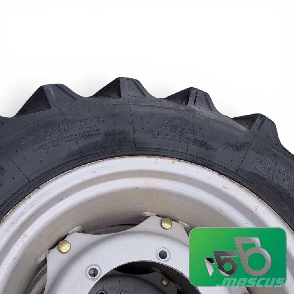 Landini MCCORMICK R24 Wheel, Rim, and Tire 13.6 R24 Ruedas