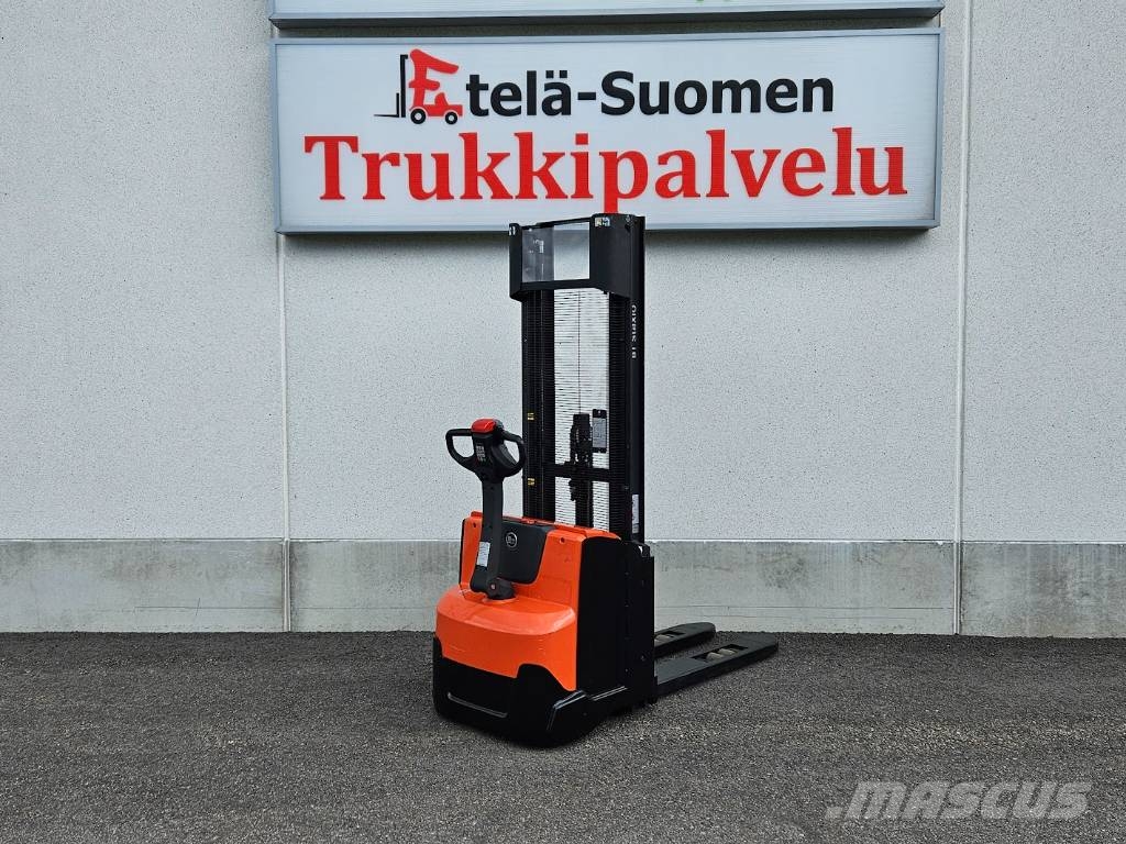 Toyota SWE 120L Pinkkari Deichselstapler