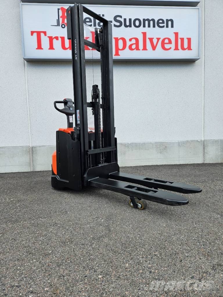 Toyota SWE 120L Pinkkari Deichselstapler