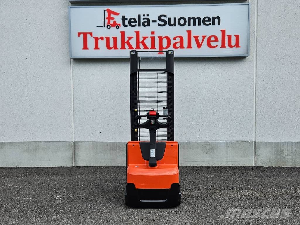 Toyota SWE 120L Pinkkari Deichselstapler