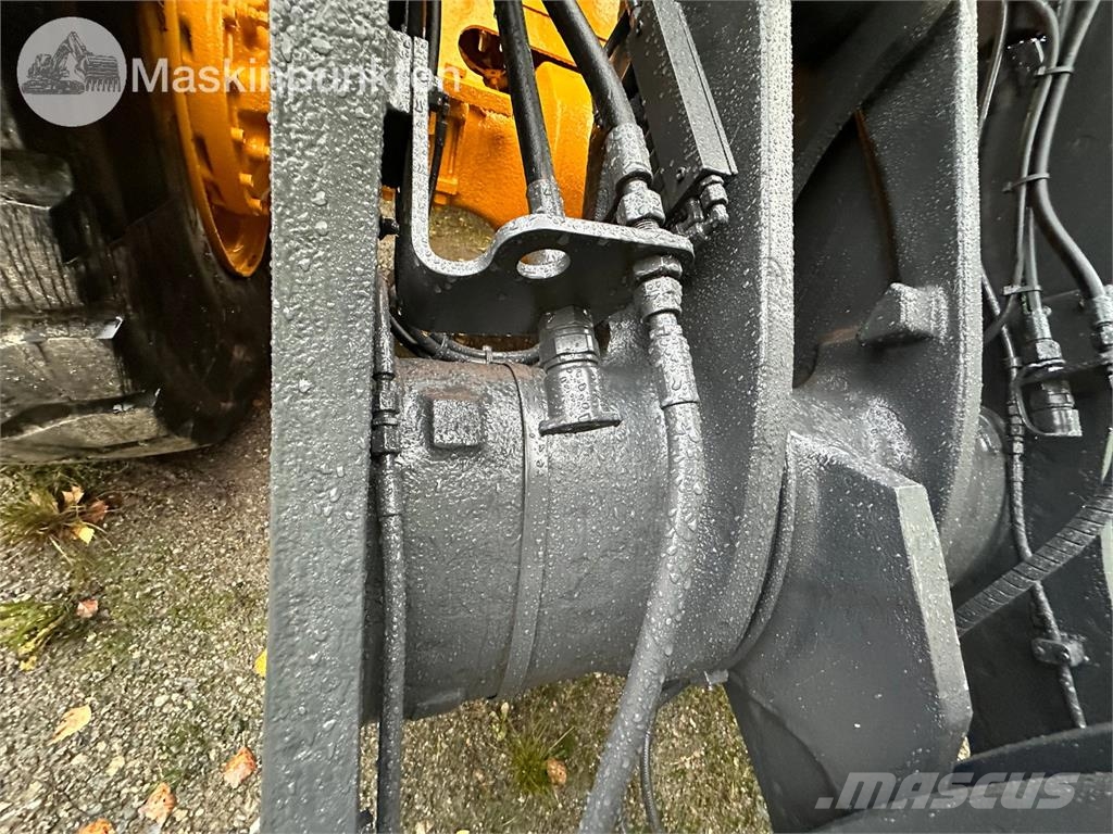 Volvo L70F Riteņu buldozeri
