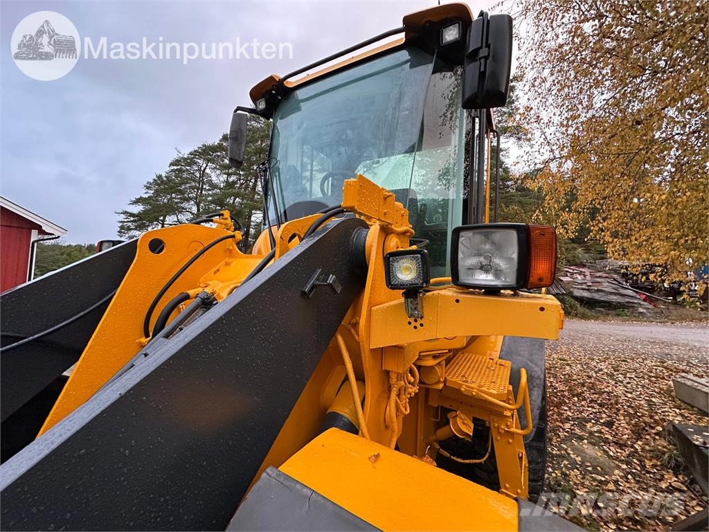 Volvo L70F Riteņu buldozeri