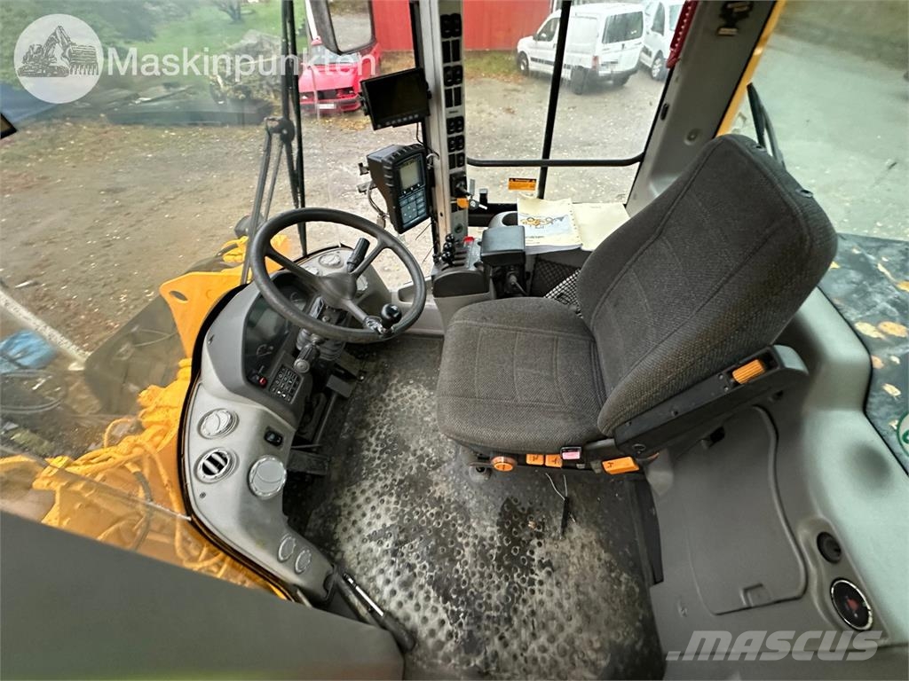 Volvo L70F Riteņu buldozeri