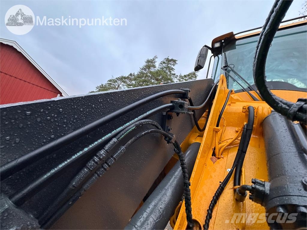Volvo L70F Riteņu buldozeri