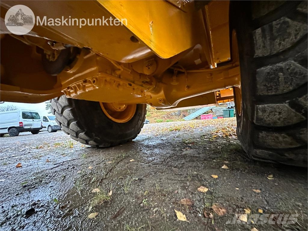 Volvo L70F Riteņu buldozeri