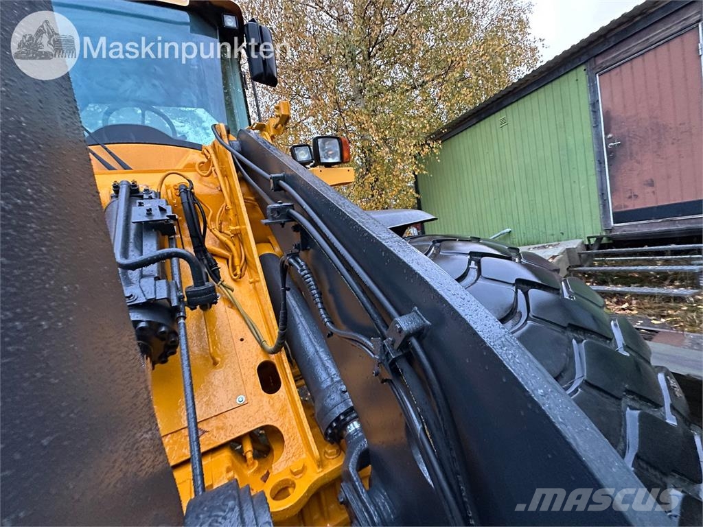 Volvo L70F Riteņu buldozeri