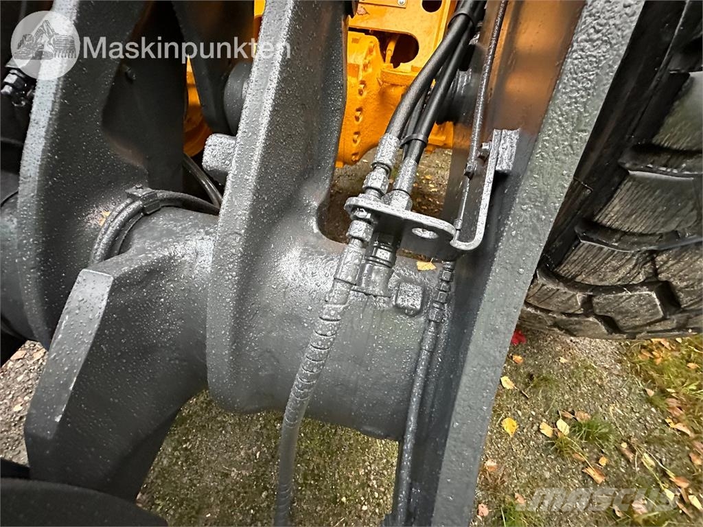 Volvo L70F Riteņu buldozeri