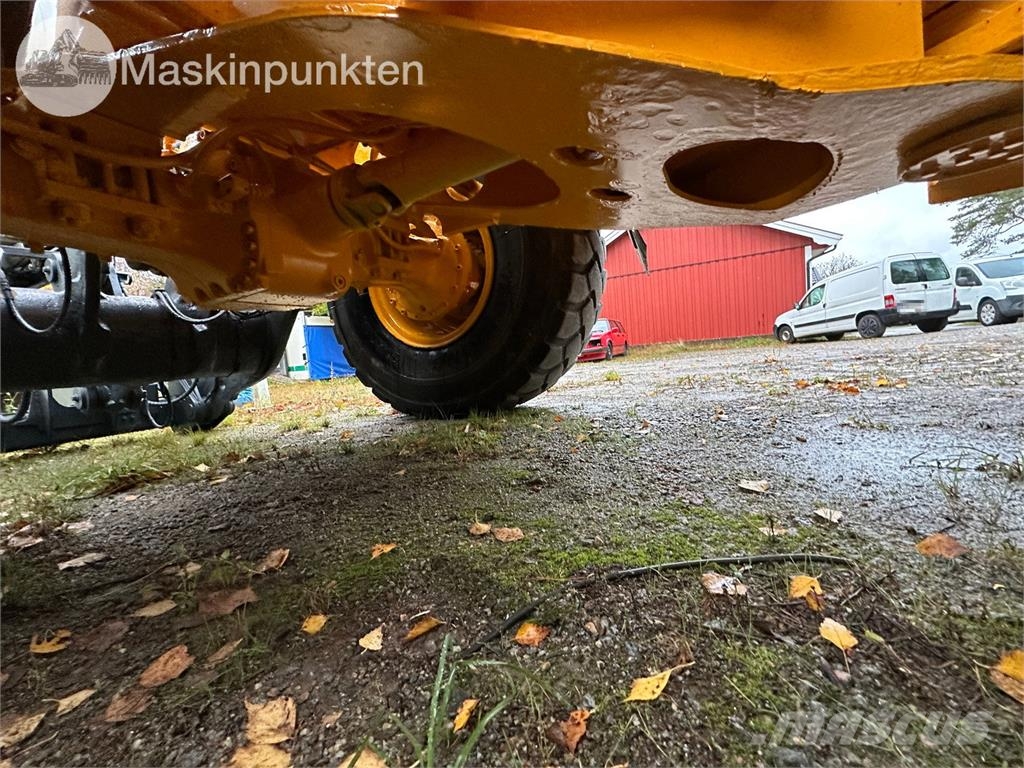 Volvo L70F Riteņu buldozeri