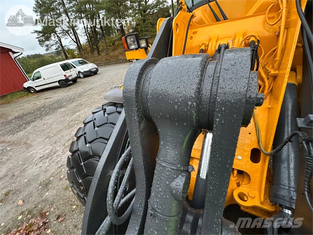 Volvo L70F Riteņu buldozeri