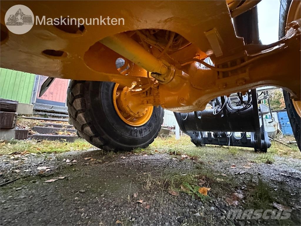 Volvo L70F Riteņu buldozeri