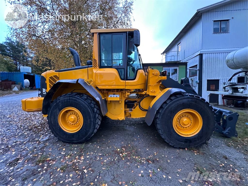 Volvo L70F Riteņu buldozeri