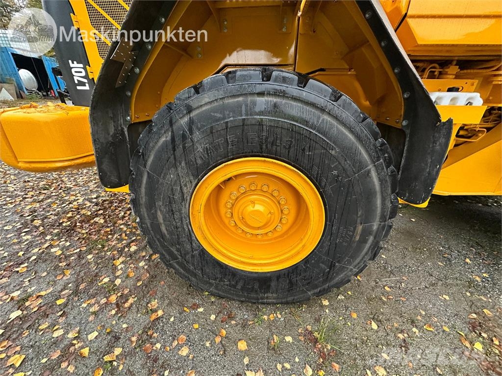 Volvo L70F Riteņu buldozeri