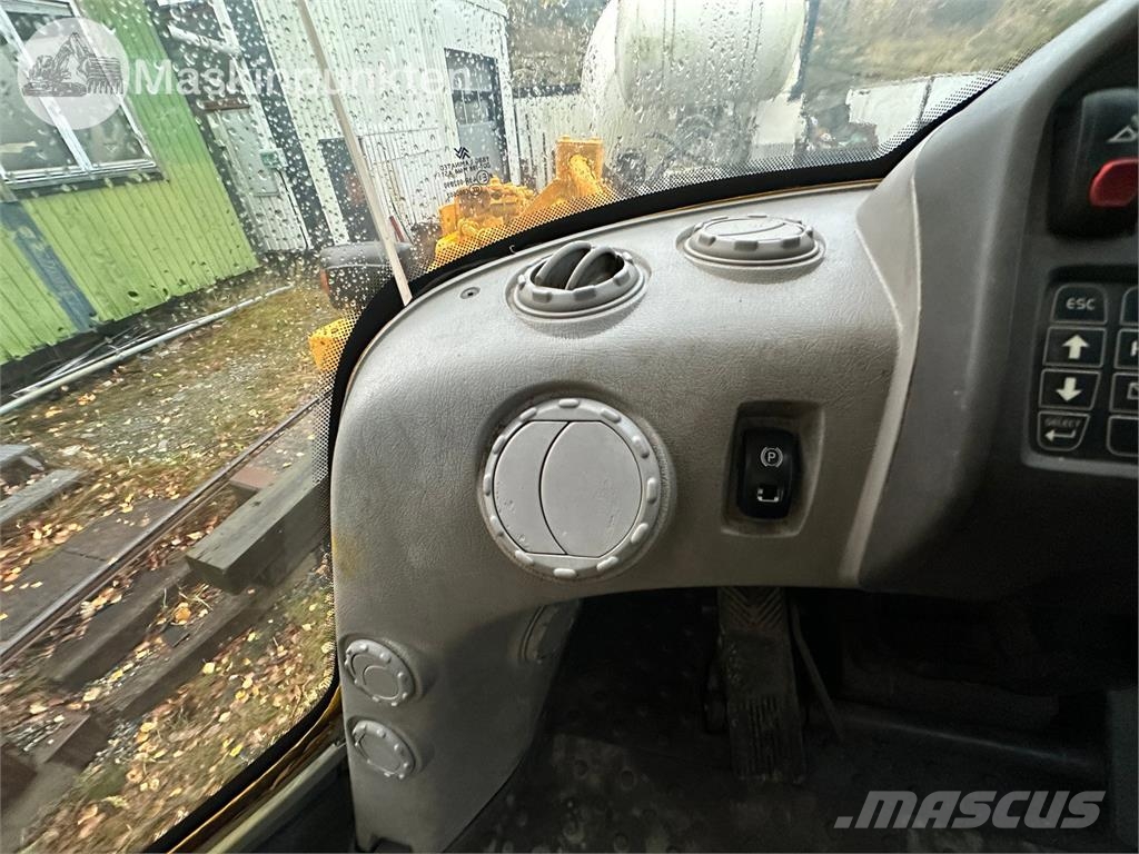 Volvo L70F Riteņu buldozeri