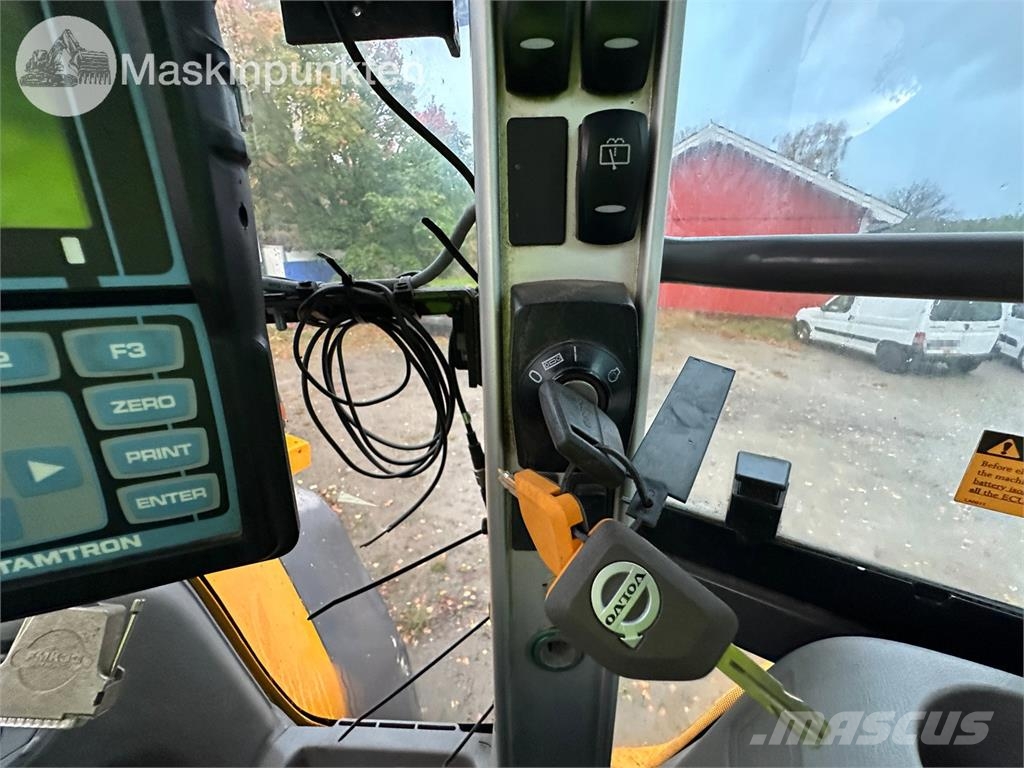 Volvo L70F Riteņu buldozeri