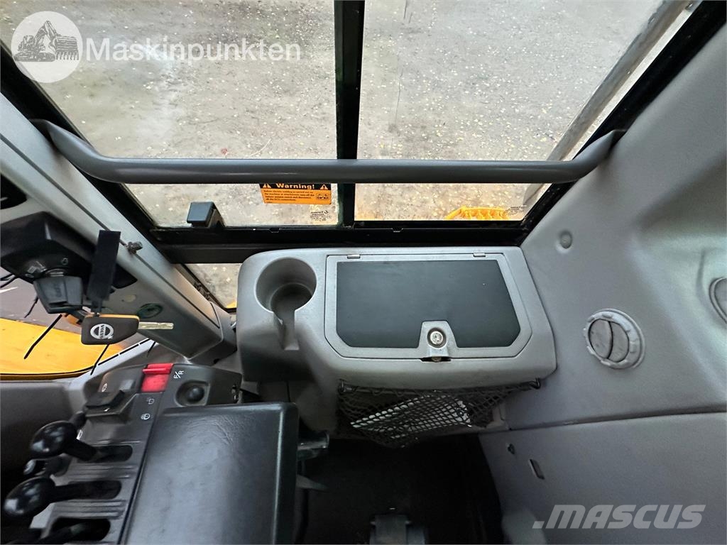 Volvo L70F Riteņu buldozeri