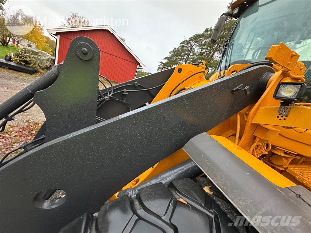 Volvo L70F Riteņu buldozeri