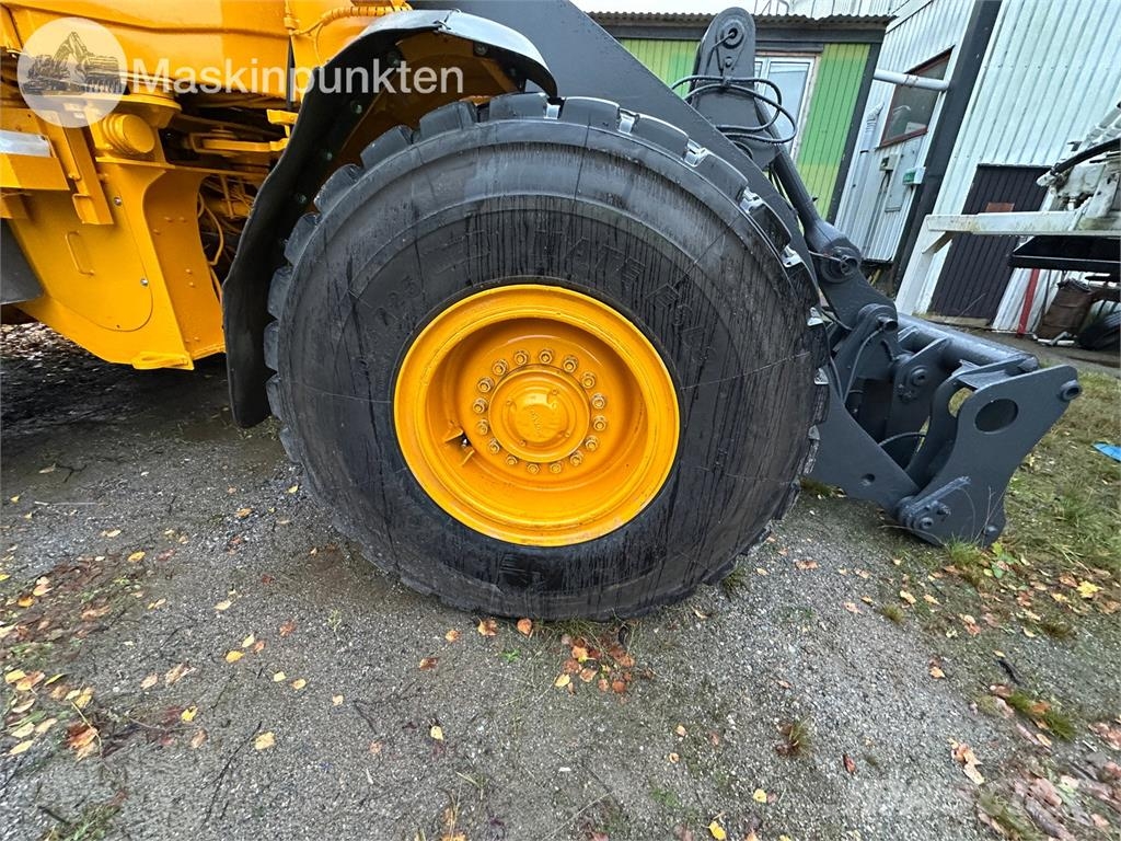 Volvo L70F Riteņu buldozeri