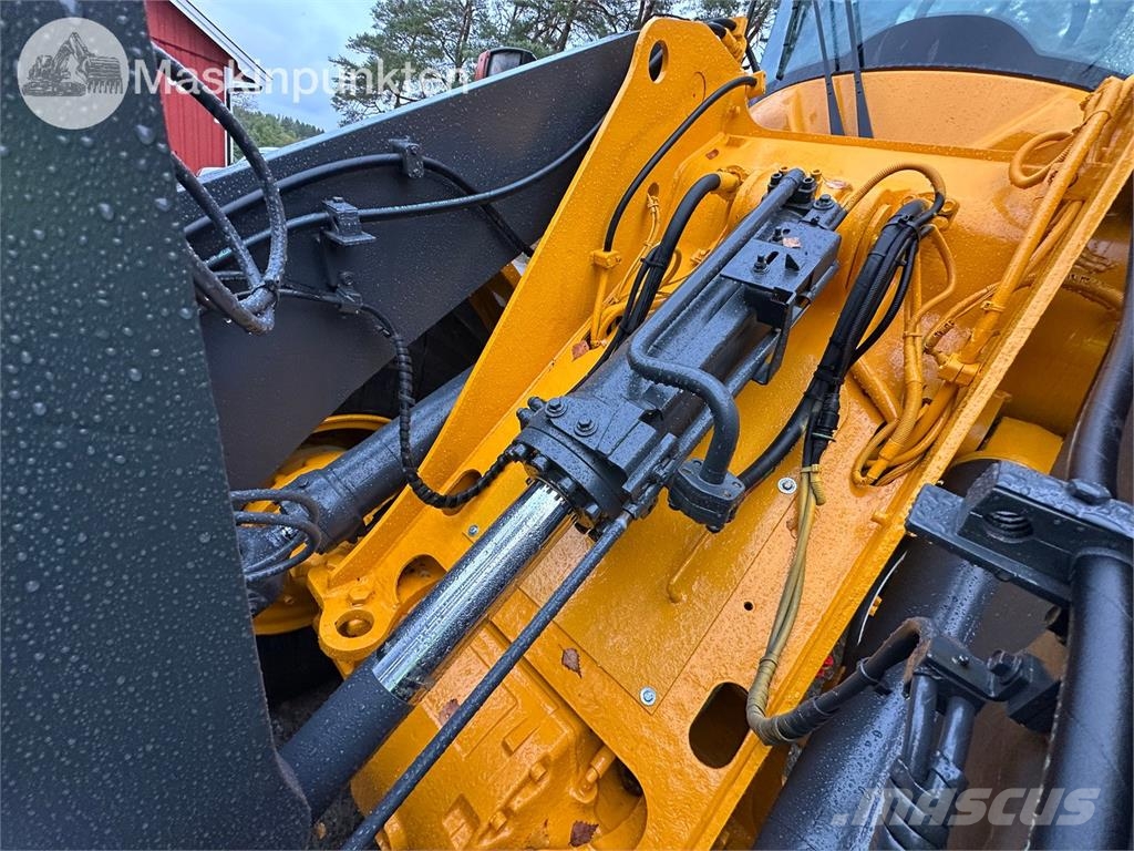Volvo L70F Riteņu buldozeri