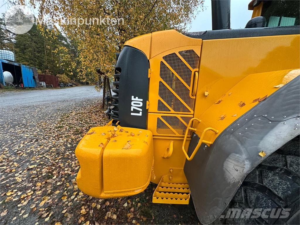 Volvo L70F Riteņu buldozeri
