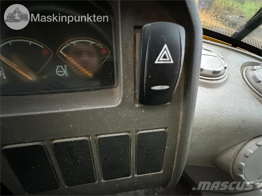 Volvo L70F Riteņu buldozeri