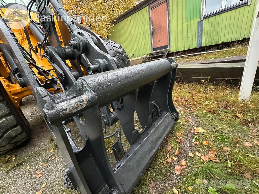 Volvo L70F Riteņu buldozeri