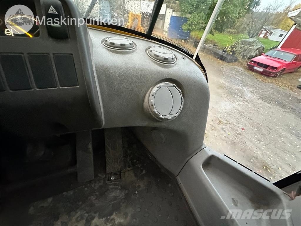 Volvo L70F Riteņu buldozeri