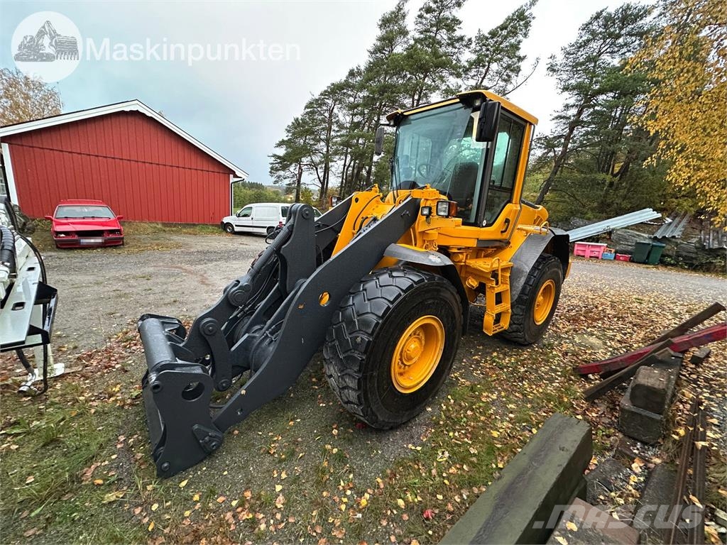 Volvo L70F Riteņu buldozeri