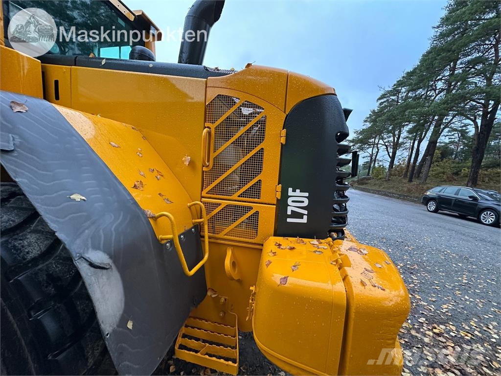 Volvo L70F Riteņu buldozeri