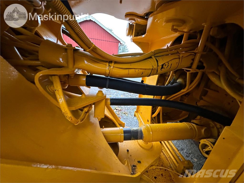 Volvo L70F Riteņu buldozeri