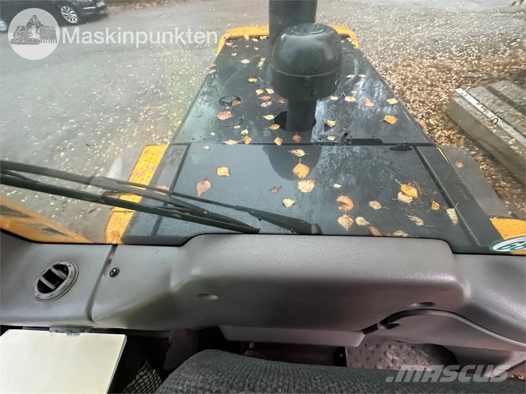 Volvo L70F Riteņu buldozeri