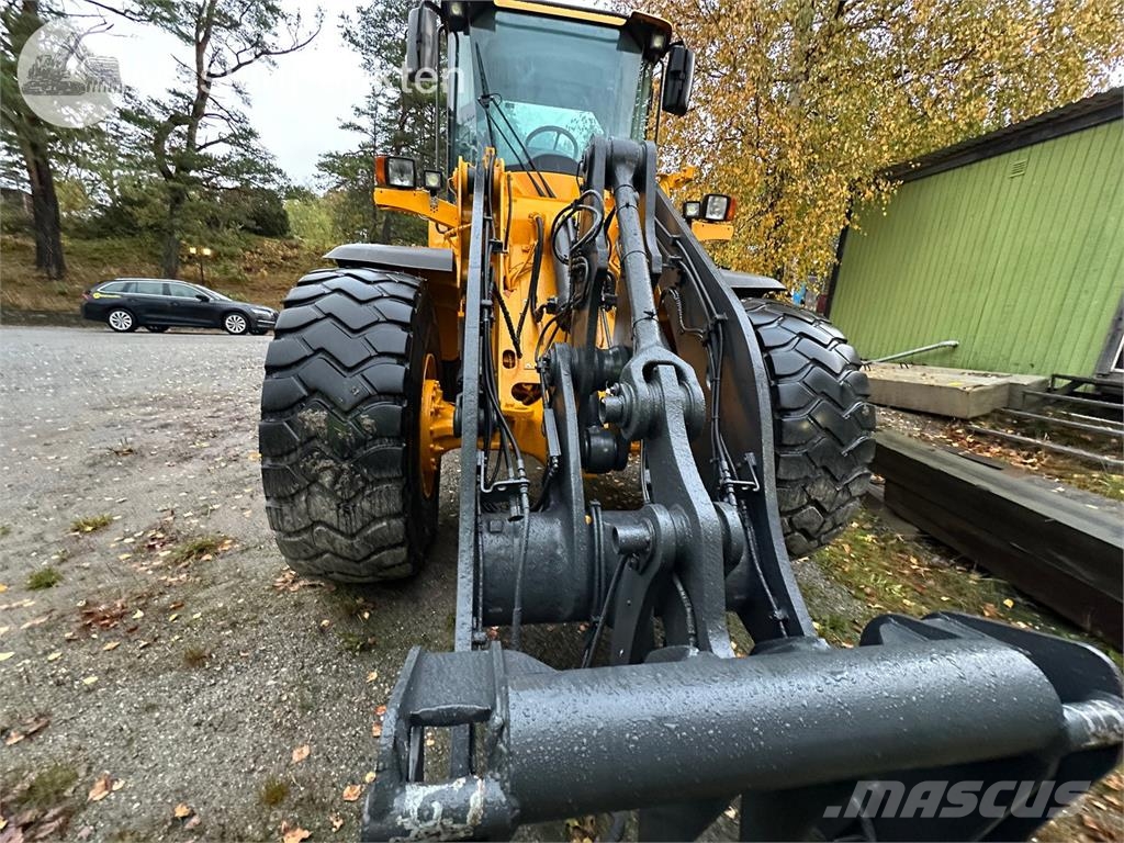 Volvo L70F Riteņu buldozeri
