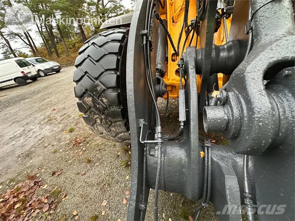Volvo L70F Riteņu buldozeri
