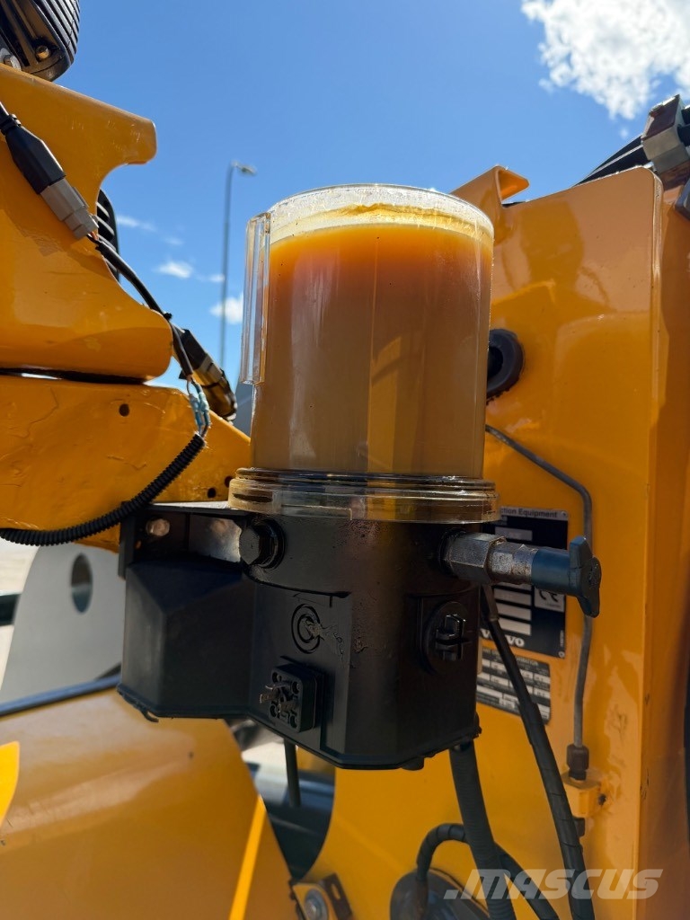 Volvo L 90 E Gumikerekes homlokrakodók