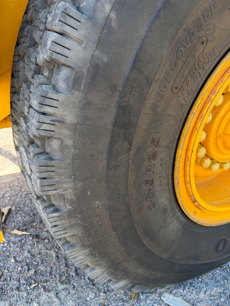 Volvo L 90 E Gumikerekes homlokrakodók