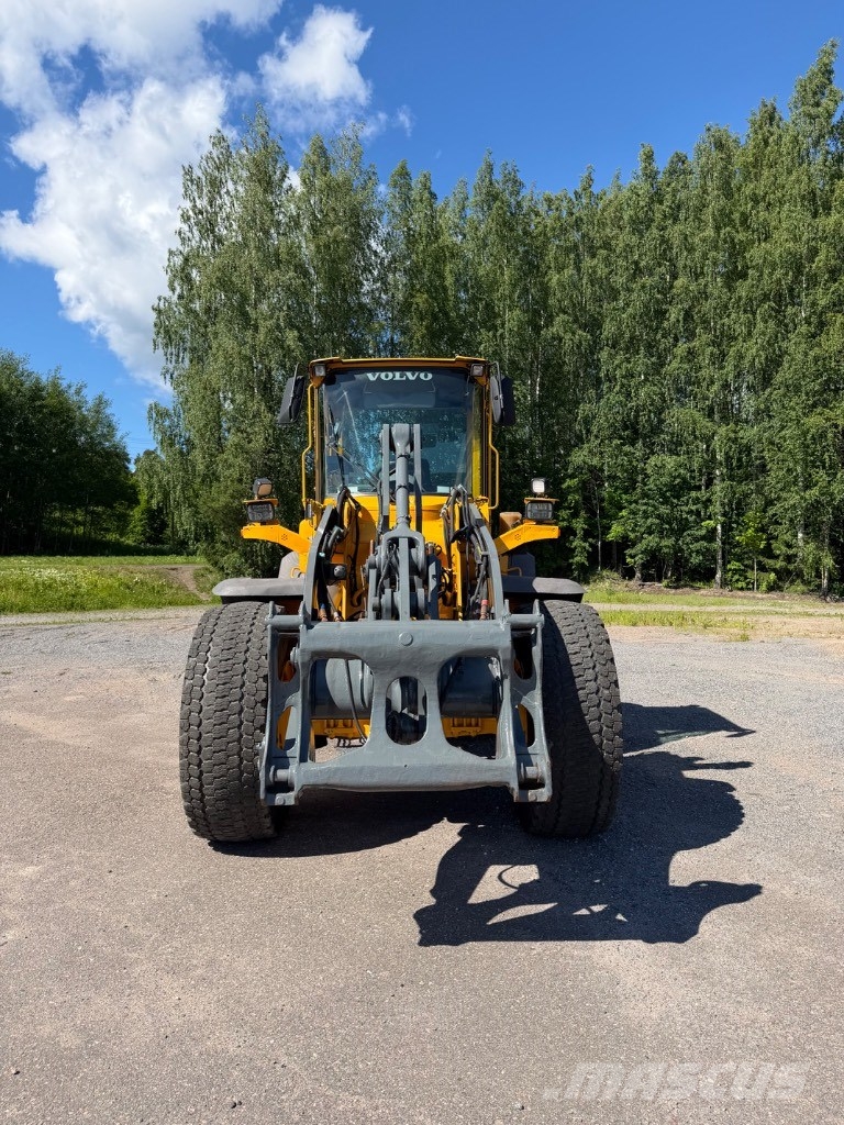 Volvo L 90 E Gumikerekes homlokrakodók