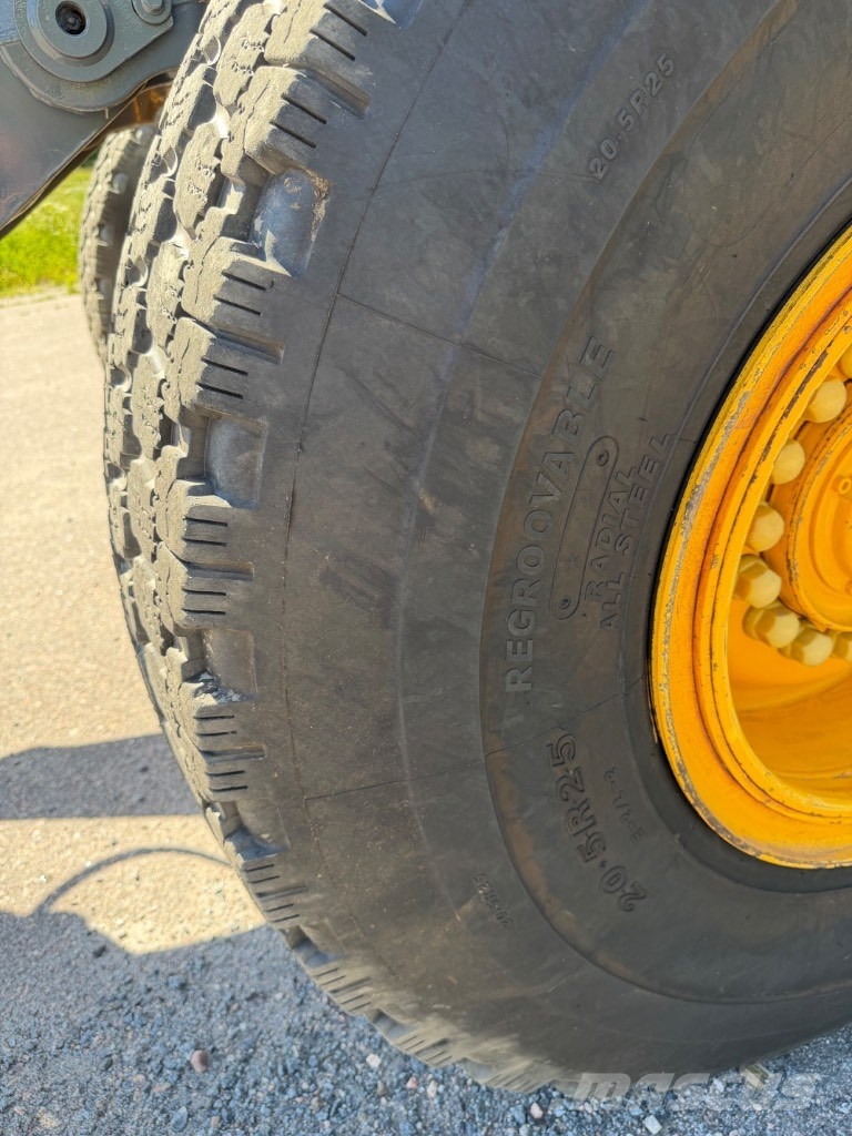 Volvo L 90 E Gumikerekes homlokrakodók