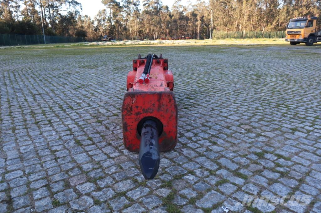 Rammer E68 1710 kg 21–32 t Hammer / Brecher