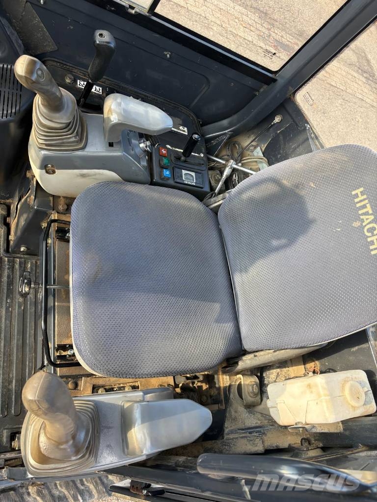 Hitachi ZX 18-3 CLR Mini bagri <7t