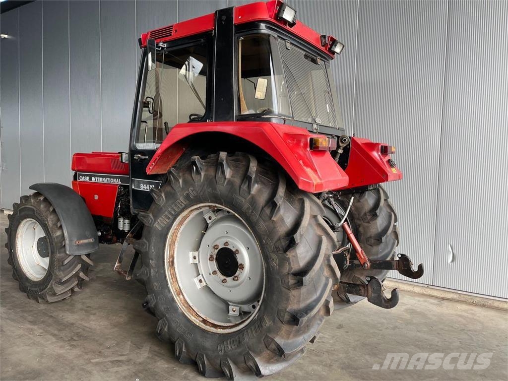 Case IH 844 XLA トラクター