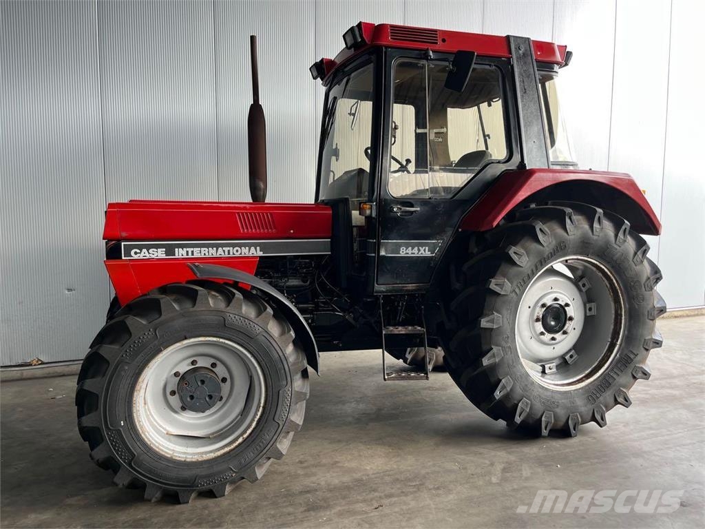 Case IH 844 XLA トラクター