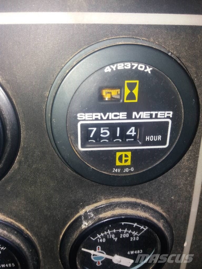 CAT D 4 H بلدوزرات مجنزرة