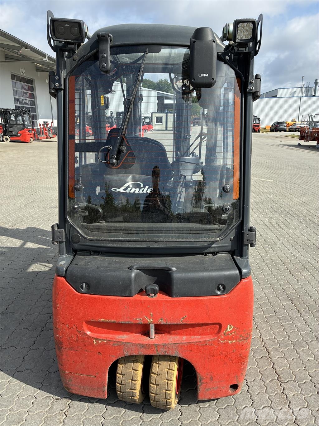 Linde E18L 电动叉车
