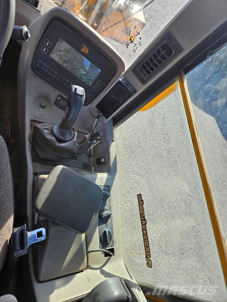 JCB 411 Iekrāvēji uz riteņiem
