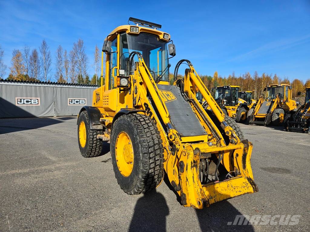 JCB 411 Iekrāvēji uz riteņiem