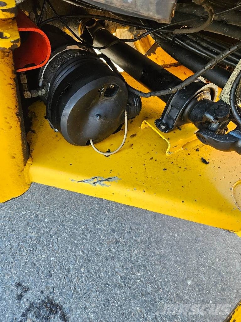 JCB 411 Iekrāvēji uz riteņiem