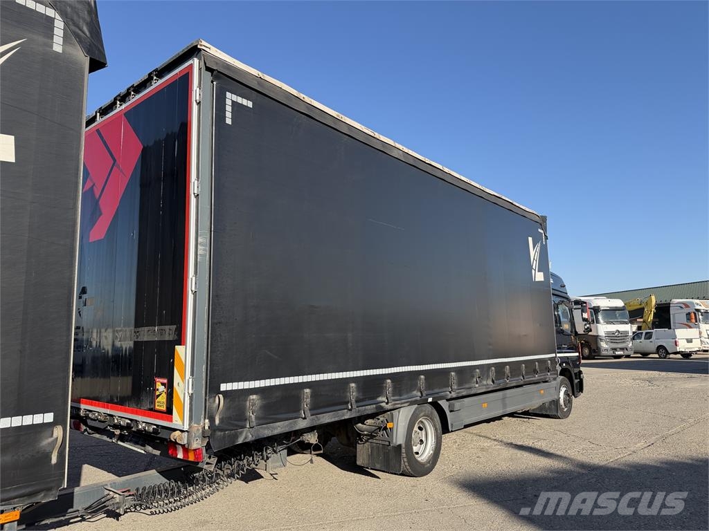 Mercedes-Benz Atego VIN 770 048 篷布卡車