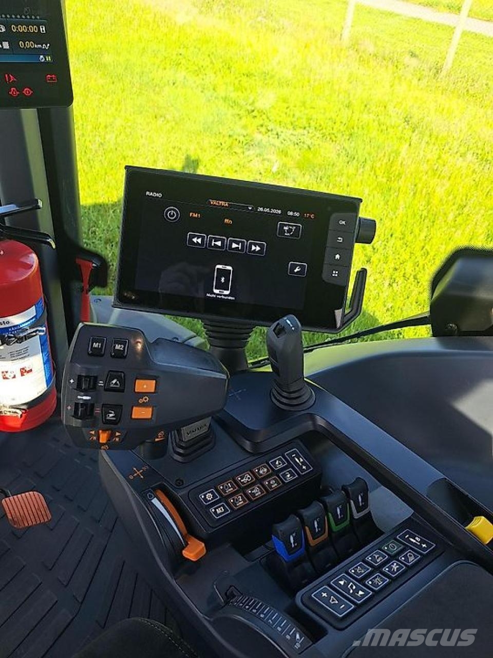 Valtra Q305 Tratores