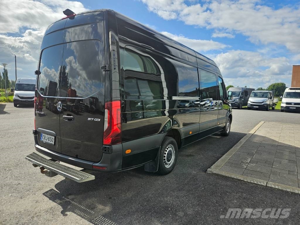 Mercedes-Benz Sprinter 317 RWD شاحنة مقفلة