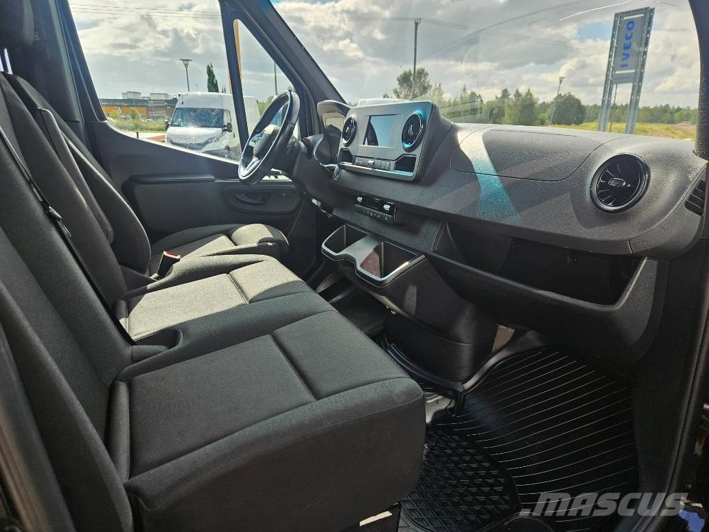 Mercedes-Benz Sprinter 317 RWD شاحنة مقفلة